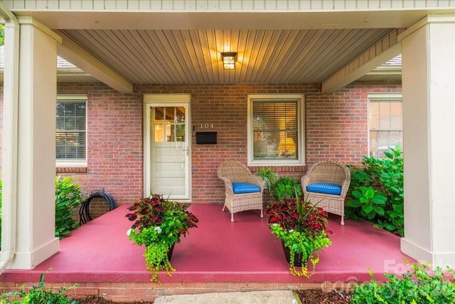 104 Hawthorne Lane, Morganton, NC 28655