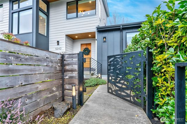 5242 NE 75th Street, Seattle, WA 98115