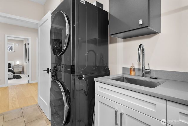 5242 NE 75th Street, Seattle, WA 98115