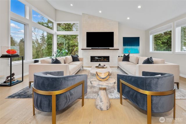 5242 NE 75th Street, Seattle, WA 98115