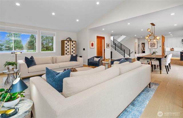 5242 NE 75th Street, Seattle, WA 98115