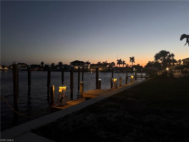 1722 Bikini CT, Cape Coral, FL 33904