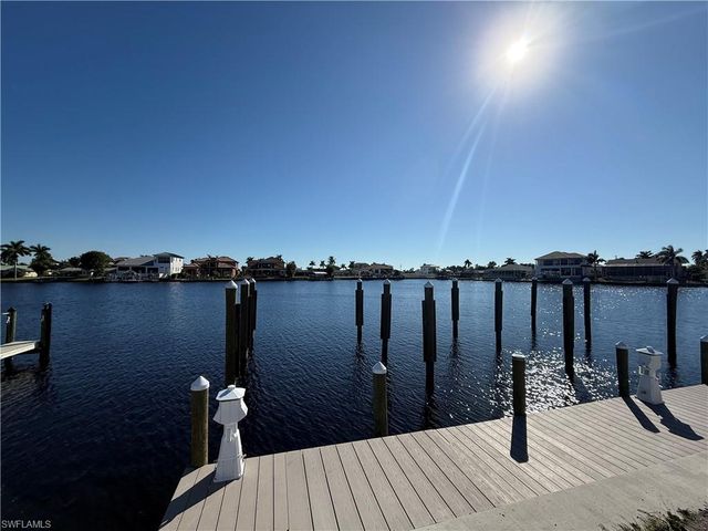 1722 Bikini CT, Cape Coral, FL 33904