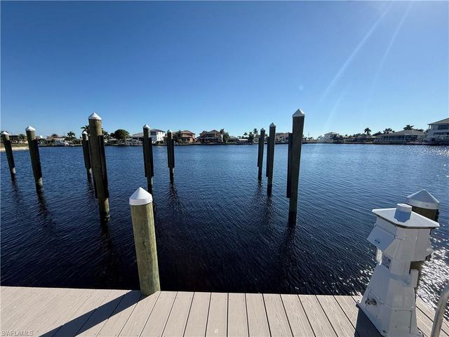 1722 Bikini CT, Cape Coral, FL 33904