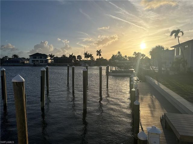 1722 Bikini CT, Cape Coral, FL 33904