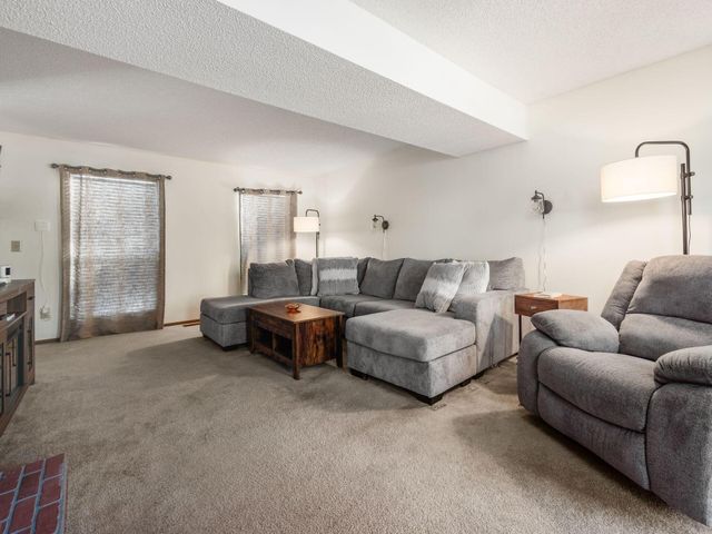 5992 Cape Coral Lane, Hilliard, OH 43026