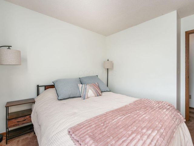 5992 Cape Coral Lane, Hilliard, OH 43026