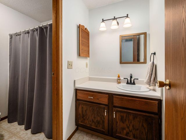 5992 Cape Coral Lane, Hilliard, OH 43026