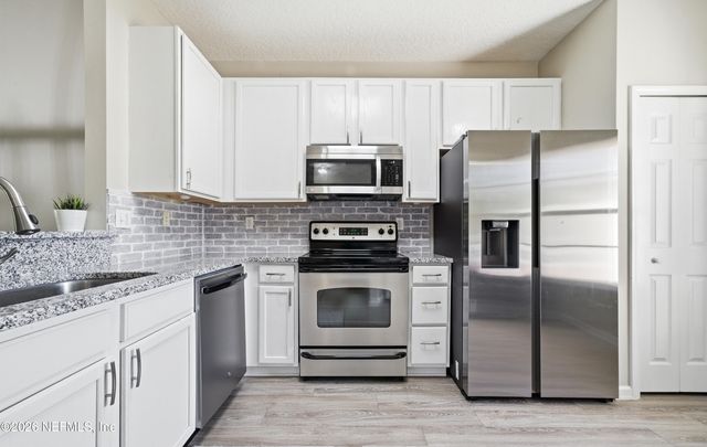 1730 CROSS PINES Drive, Fleming Island, FL 32003