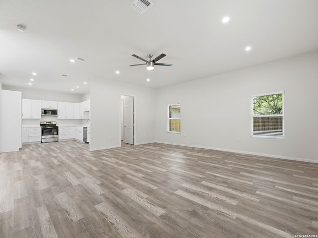 5014 Fawn Lk, San Antonio, TX 78244