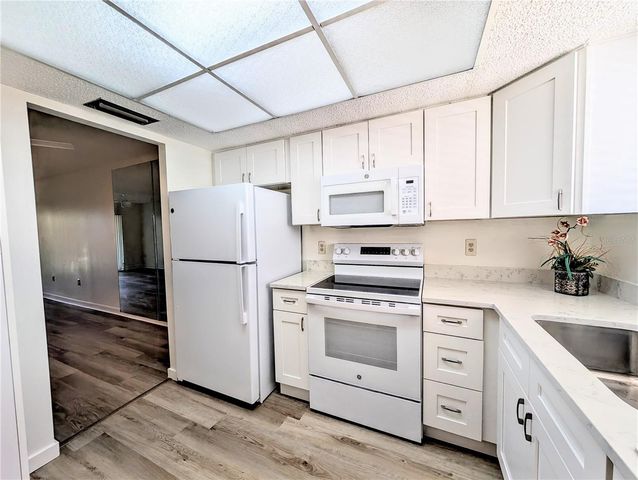 3628 LAKE BAYSHORE DRIVE K305, Bradenton, FL 34205