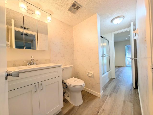 3628 LAKE BAYSHORE DRIVE K305, Bradenton, FL 34205