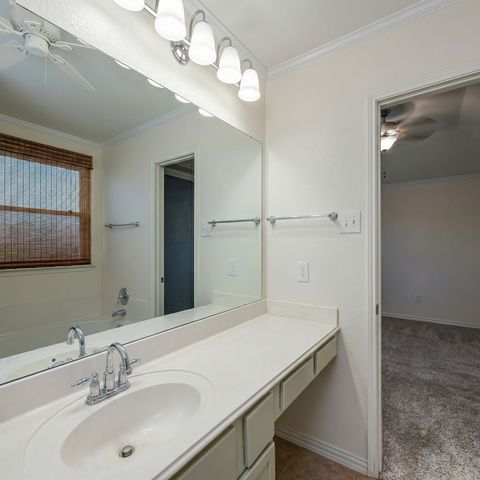 336 Chase Hill Lane, Fort Worth, TX 76028