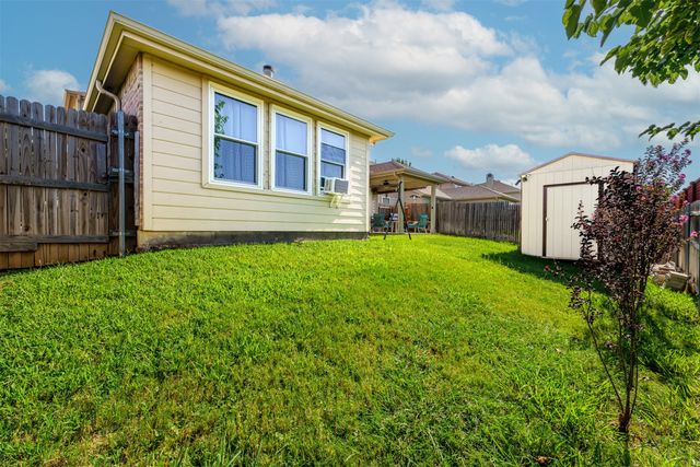 336 Chase Hill Lane, Fort Worth, TX 76028