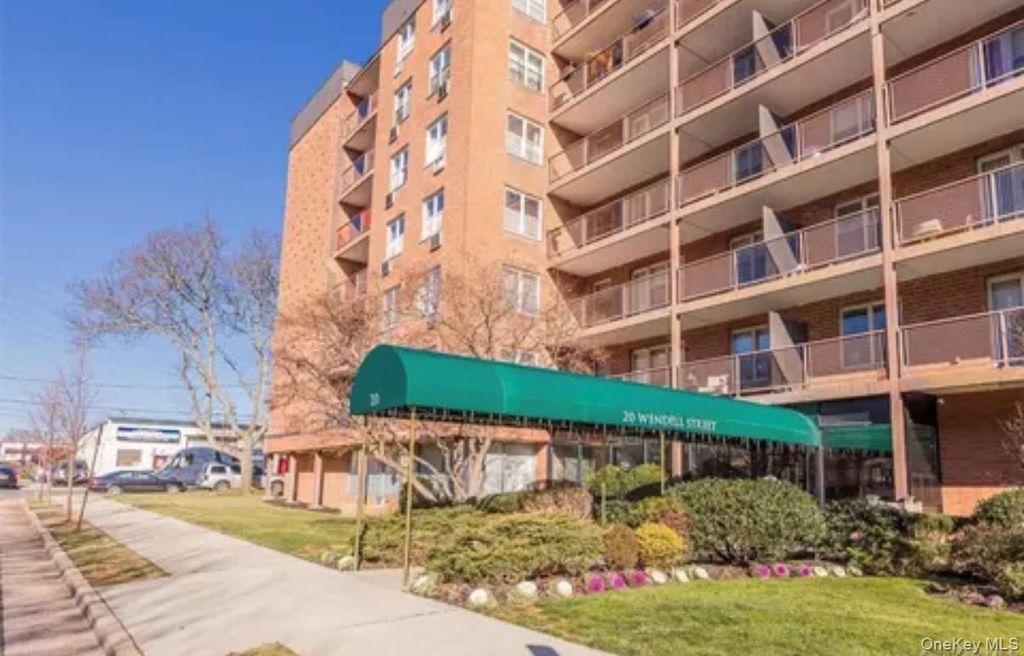 20 Wendall St 11 A, Hempstead, NY 11550