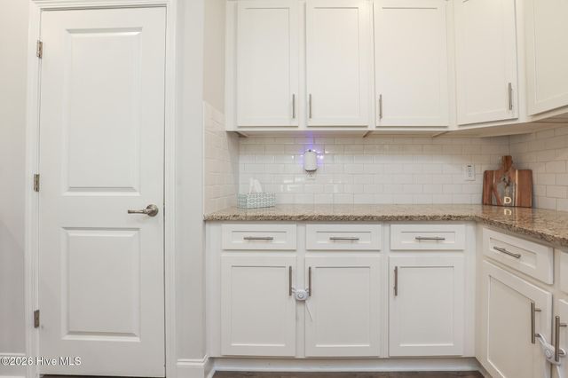 907 Eakins Lane, Richlands, NC 28574