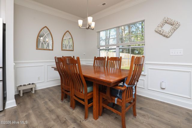 907 Eakins Lane, Richlands, NC 28574