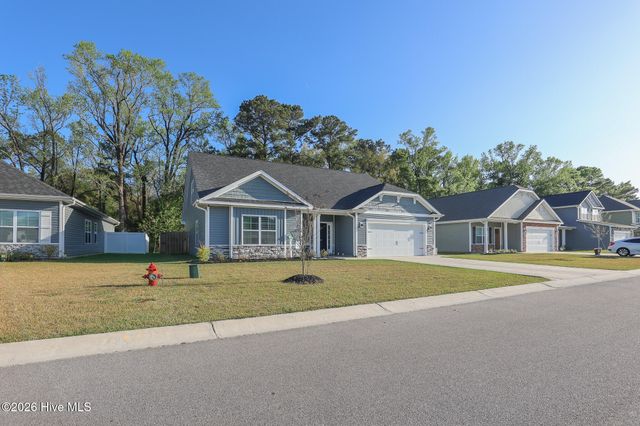 907 Eakins Lane, Richlands, NC 28574