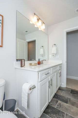 907 Eakins Lane, Richlands, NC 28574