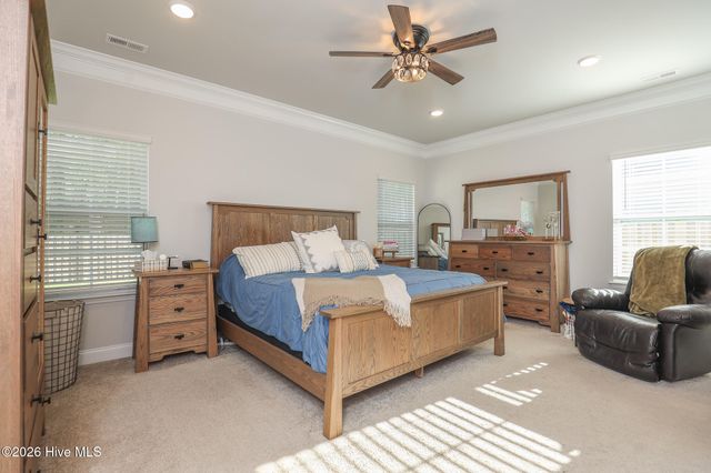 907 Eakins Lane, Richlands, NC 28574