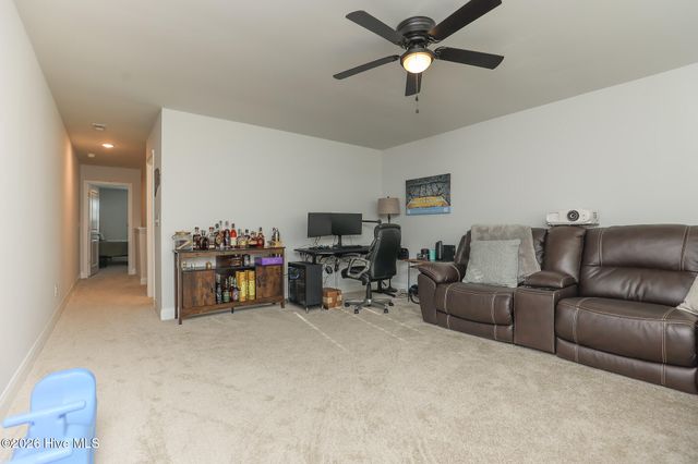 907 Eakins Lane, Richlands, NC 28574