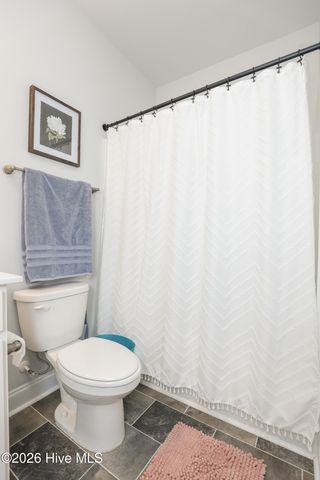 907 Eakins Lane, Richlands, NC 28574