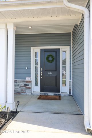 907 Eakins Lane, Richlands, NC 28574