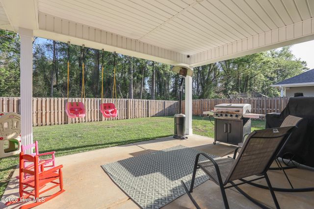 907 Eakins Lane, Richlands, NC 28574