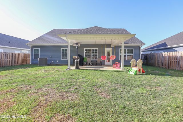 907 Eakins Lane, Richlands, NC 28574