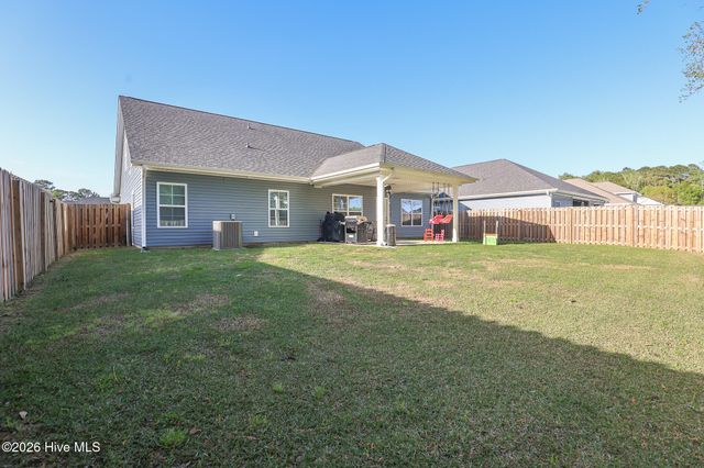 907 Eakins Lane, Richlands, NC 28574