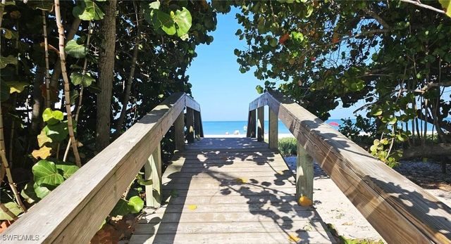 18001 Bluewater DR, Naples, FL 34114