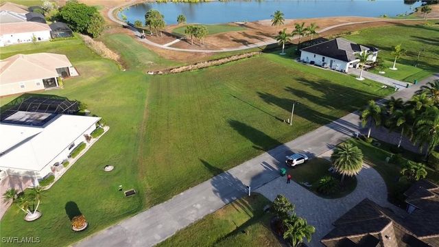 18001 Bluewater DR, Naples, FL 34114