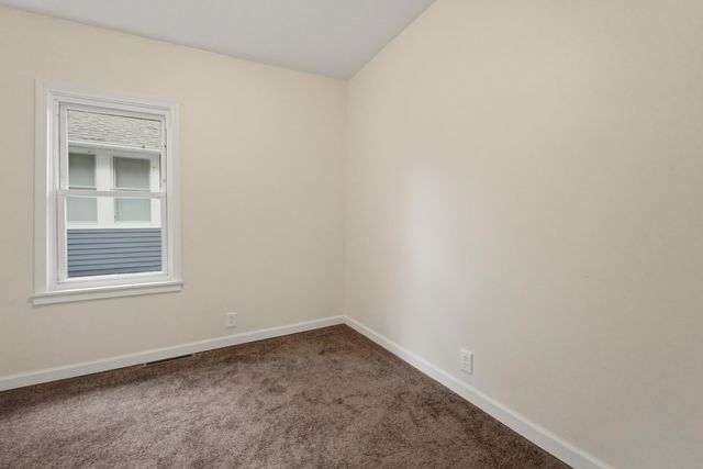 910 E 6th Street, Hobart, IN 46342
