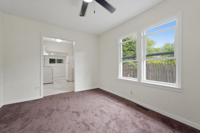 910 E 6th Street, Hobart, IN 46342