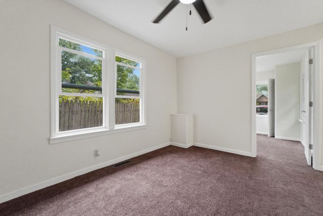 910 E 6th Street, Hobart, IN 46342