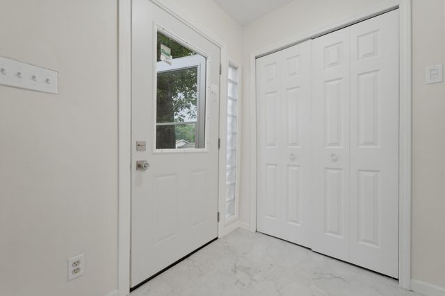 910 E 6th Street, Hobart, IN 46342