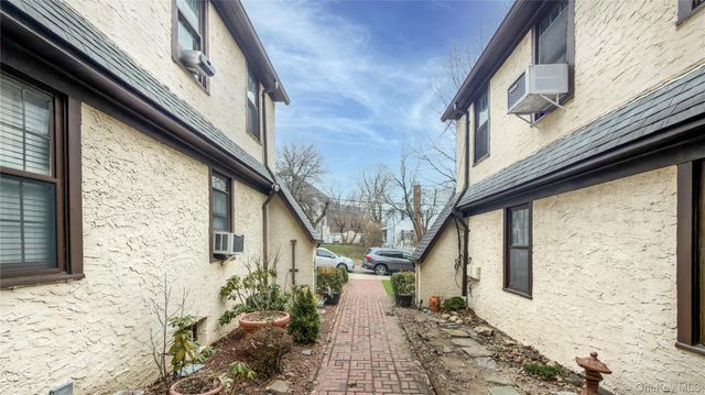 4320 Hamilton Place, Little Neck, NY 11363