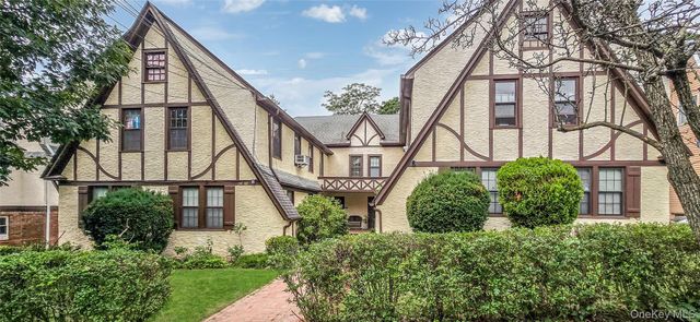 4320 Hamilton Place, Little Neck, NY 11363