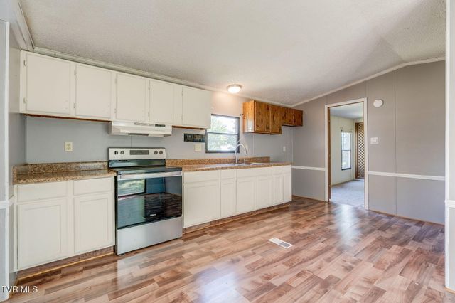 1704 State Line Road, Elizabethton, TN 37643