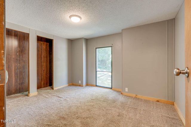 1704 State Line Road, Elizabethton, TN 37643