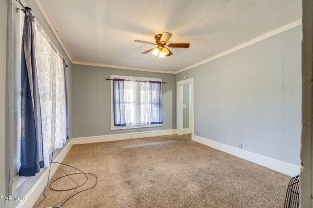 1704 State Line Road, Elizabethton, TN 37643