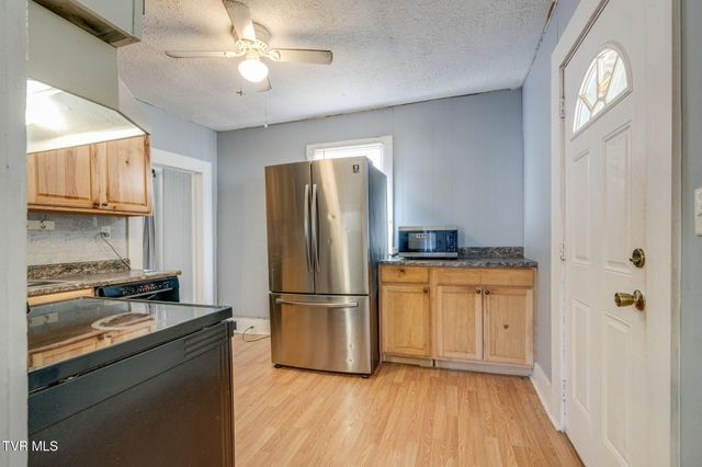 1704 State Line Road, Elizabethton, TN 37643
