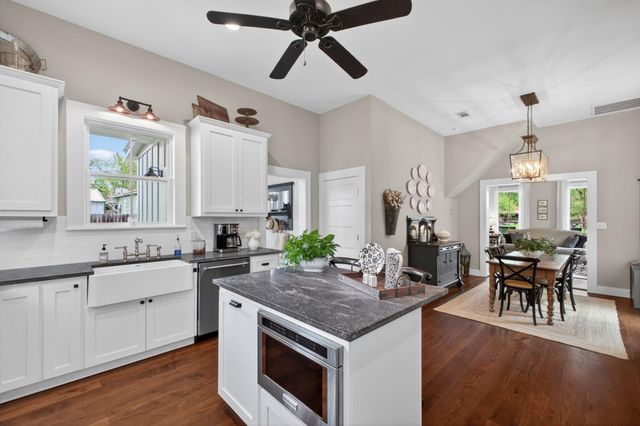 510 Dark Street, Brenham, TX 77833