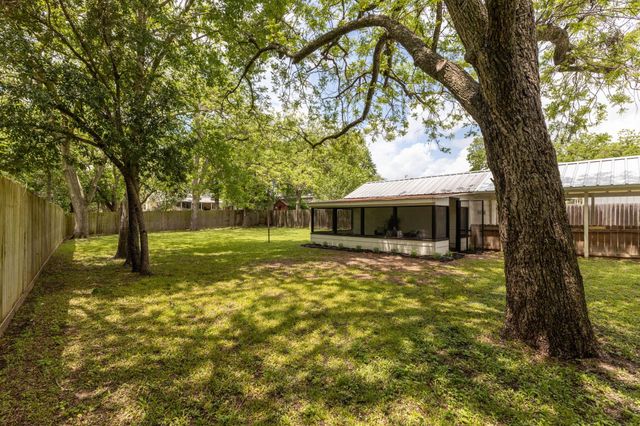 510 Dark Street, Brenham, TX 77833