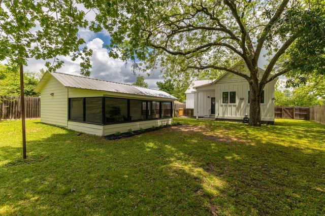 510 Dark Street, Brenham, TX 77833