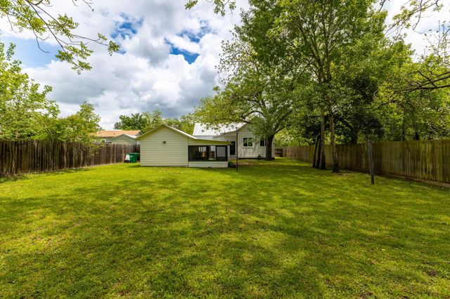510 Dark Street, Brenham, TX 77833