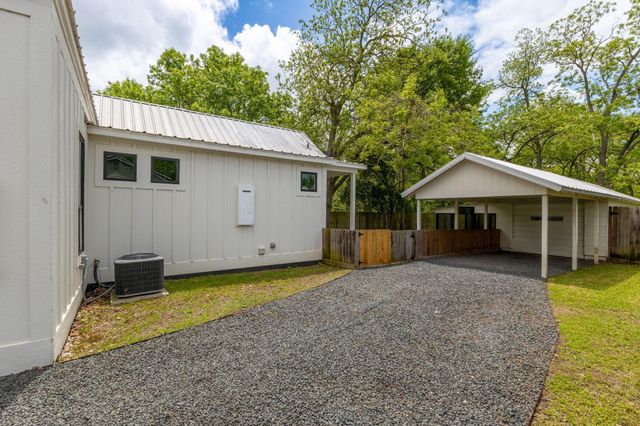 510 Dark Street, Brenham, TX 77833