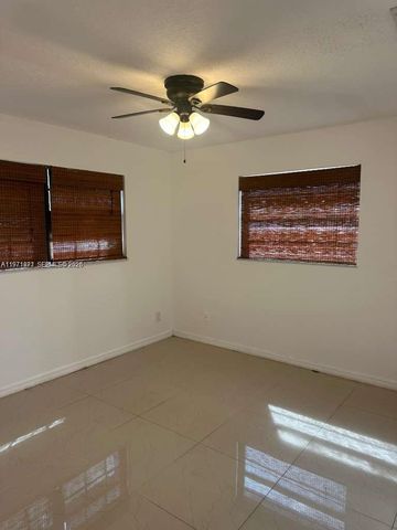 208 SW 2nd Ave, Hallandale Beach, FL 33009