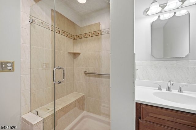 5 Halsey Rd, Montville Twp., NJ 07082
