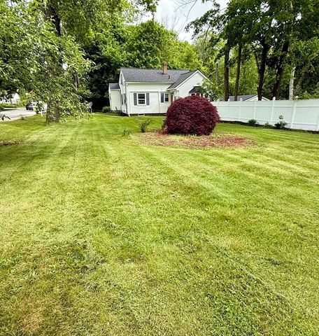169 Green St, Gardner, MA 01440